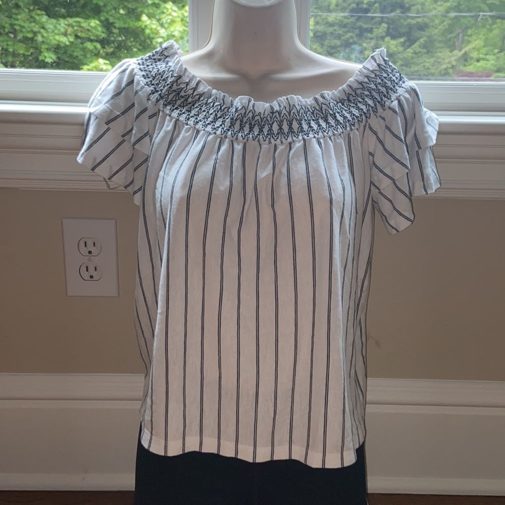 American Eagle Ruffle Sleeve Top